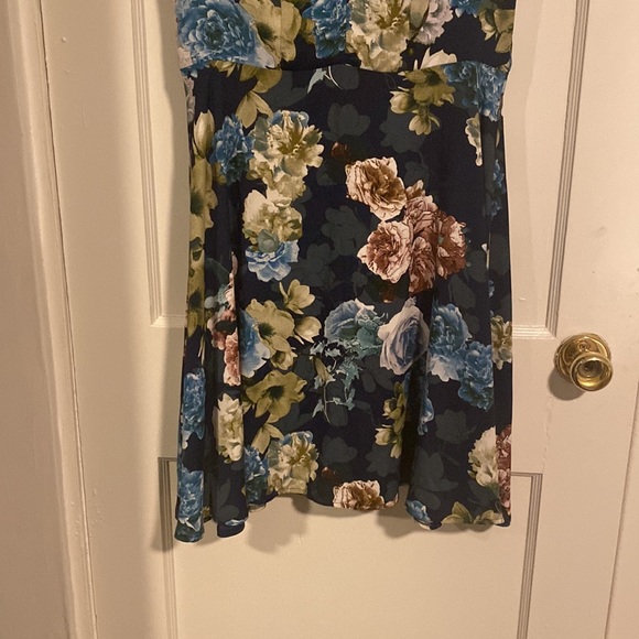 Beautiful 3rd Floor Studio dress! Never worn! - Picture 4 of 5